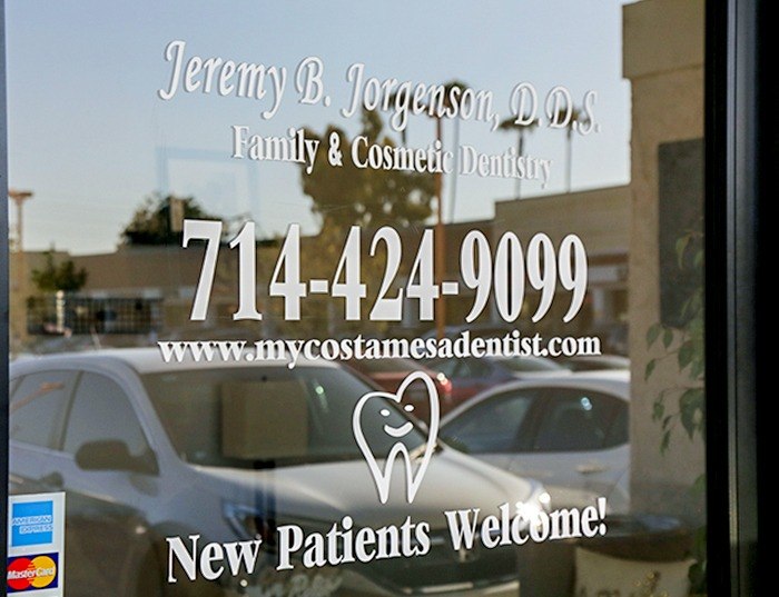 door sign Advanced Dental Care